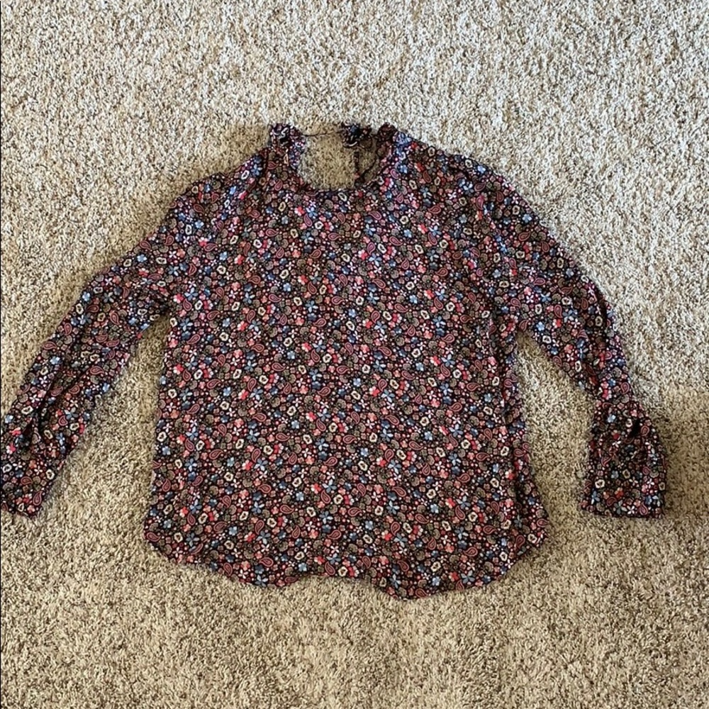 Women’s loft high neck blouse with tie back. Sz L